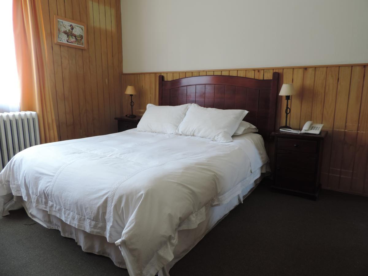 Hostal Oro Fueguino Punta Arenas Exterior foto